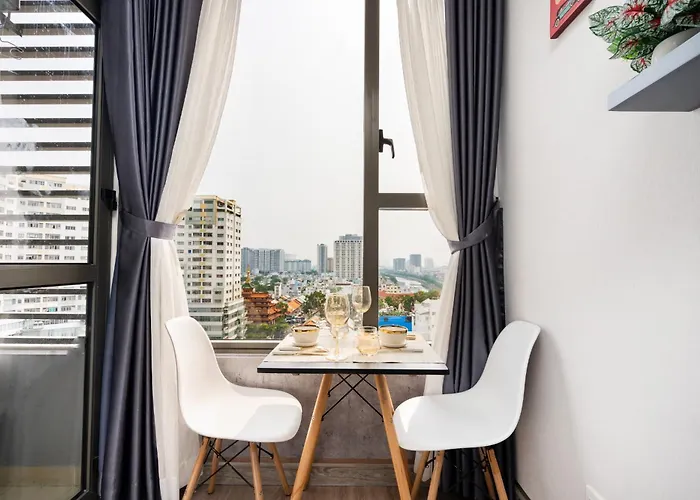 Oui! Oui! Cbd Apartment - Rivergate Building